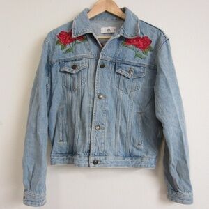 Aritzia TNA Jacket Women's XS Crop‎ Washed Denim L-Blue Biker style  Embroidered